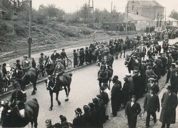 Inhuldiging pastoor De Leeuw