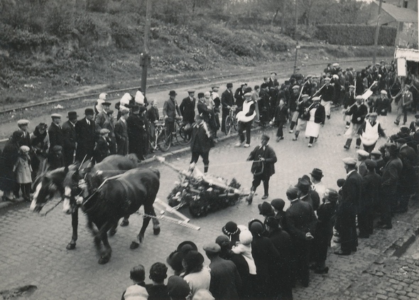 Inhuldiging pastoor De Leeuw