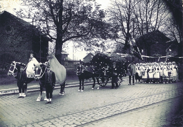 Inhuldiging pastoor De Leeuw