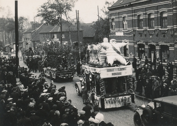 Inhuldiging pastoor De Leeuw